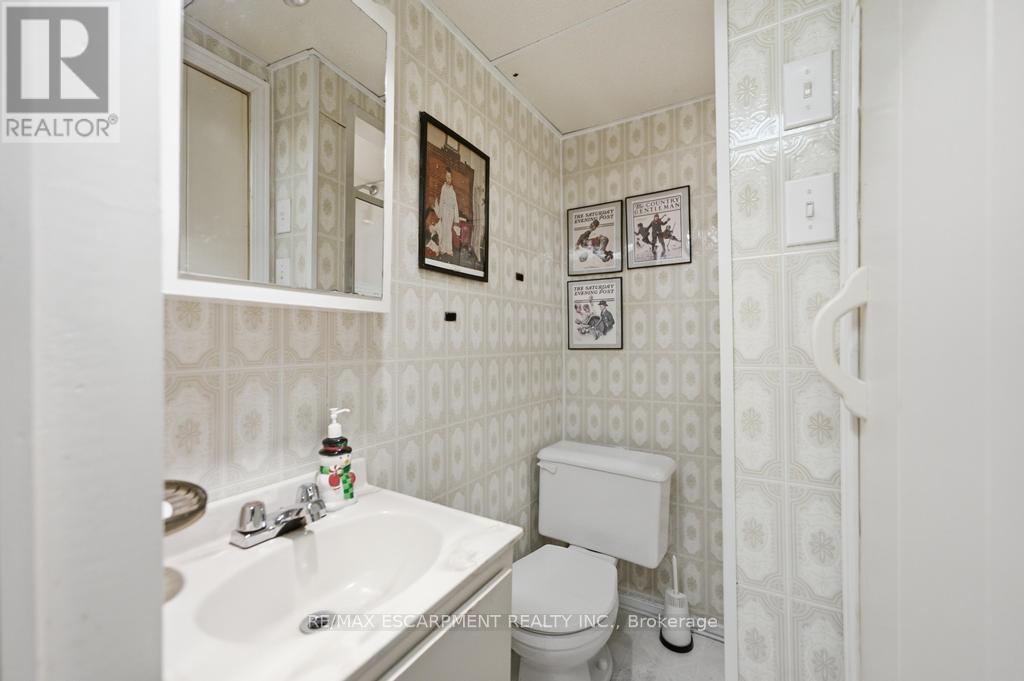 41 ORIOLE CRESCENT - 18