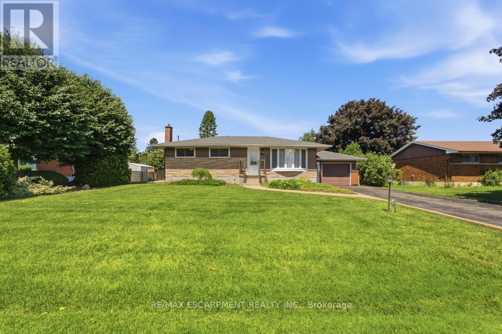 41 ORIOLE CRESCENT - 2