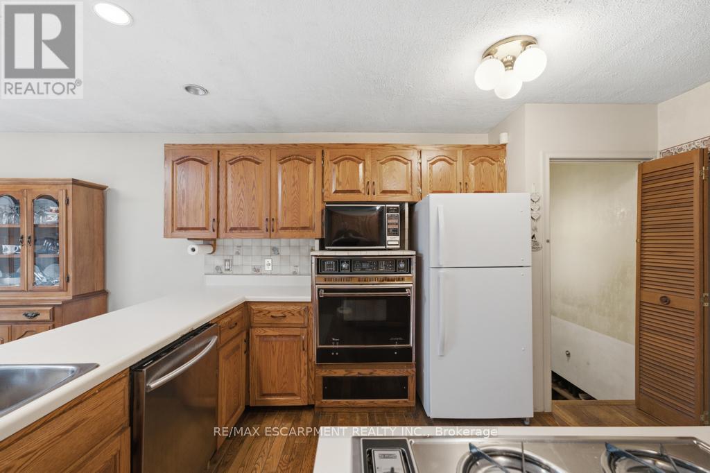 41 ORIOLE CRESCENT - 8