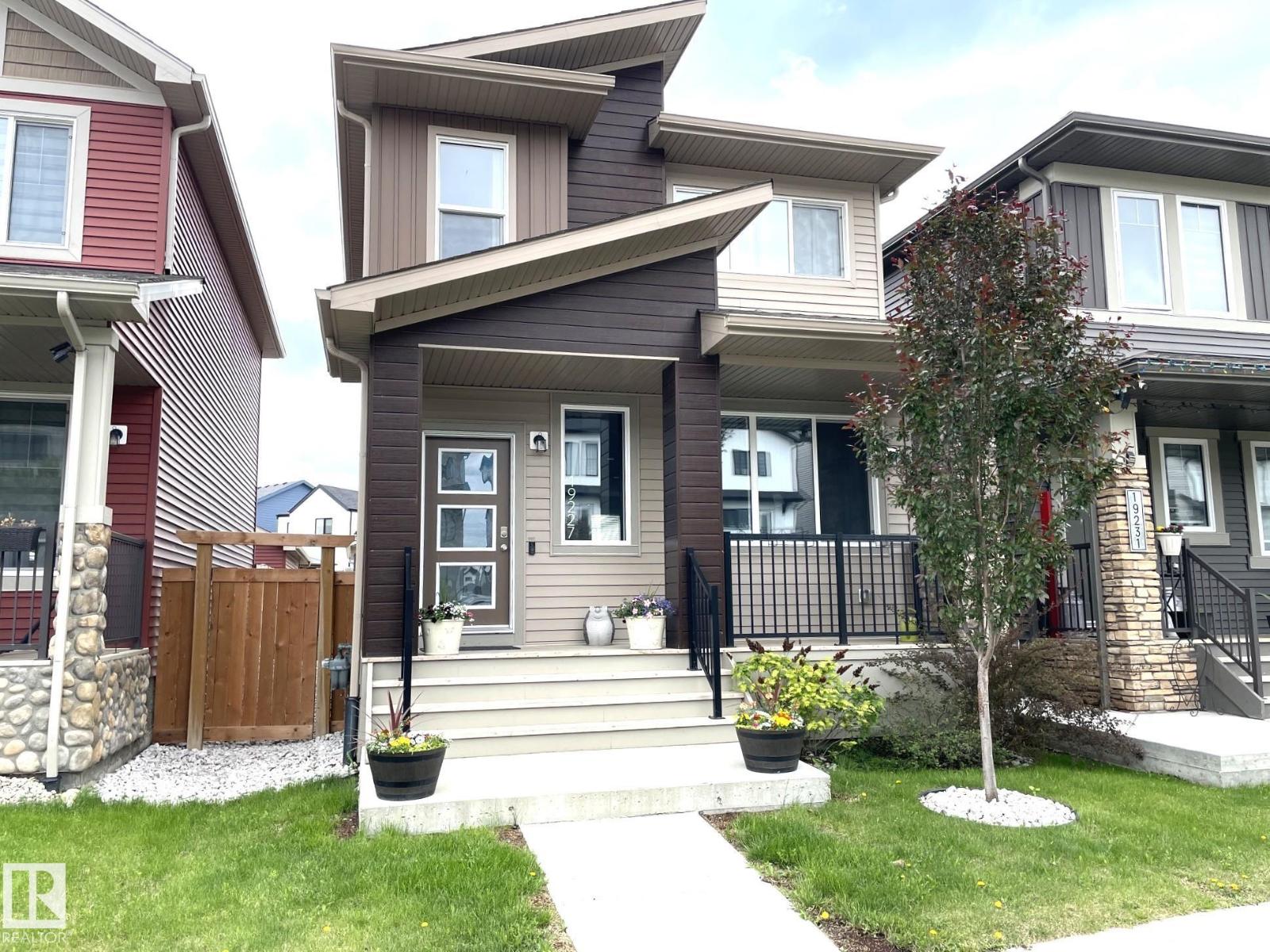 19227 27 AV NW - 32