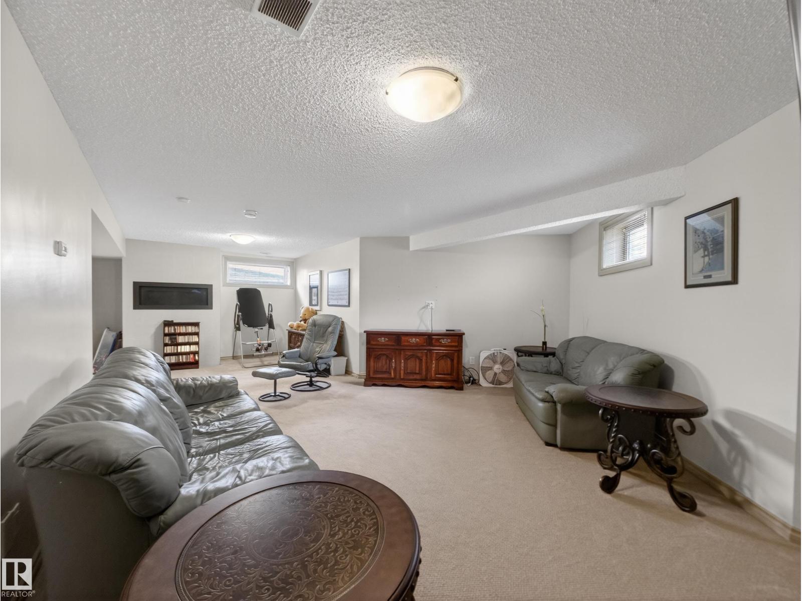 1381 BRECKENRIDGE DR NW - 48