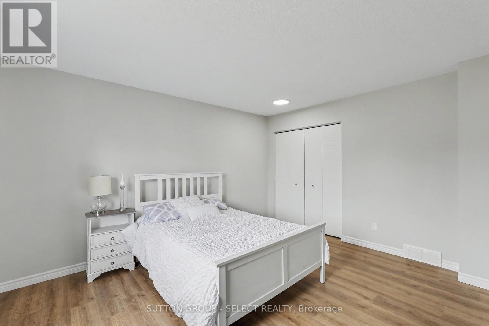 #6 484 THIRD STREET - 15