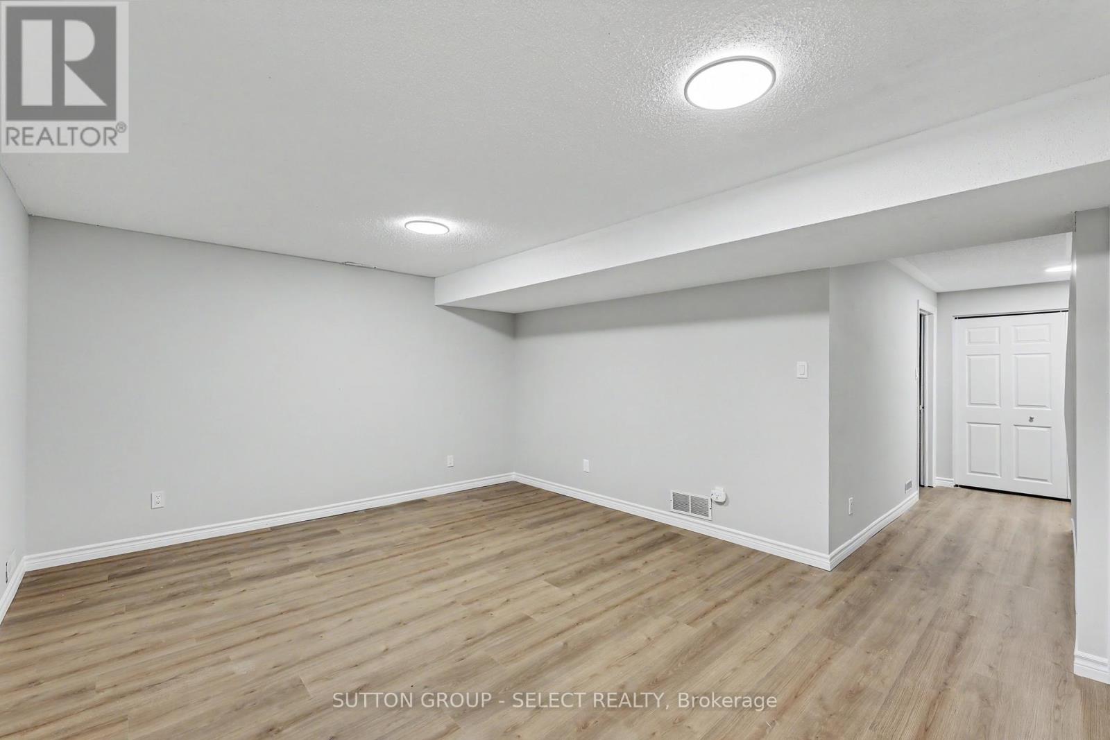 #6 484 THIRD STREET - 19