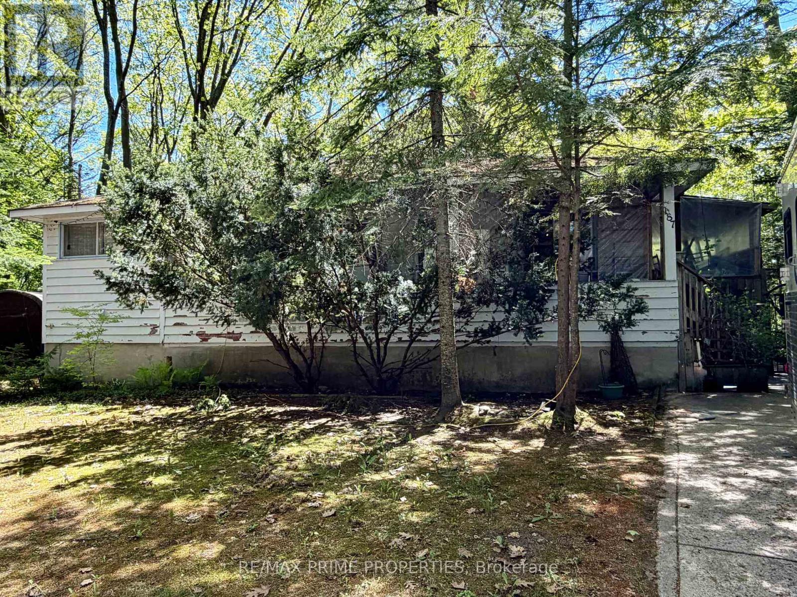 187 FREDERICK DRIVE - 17