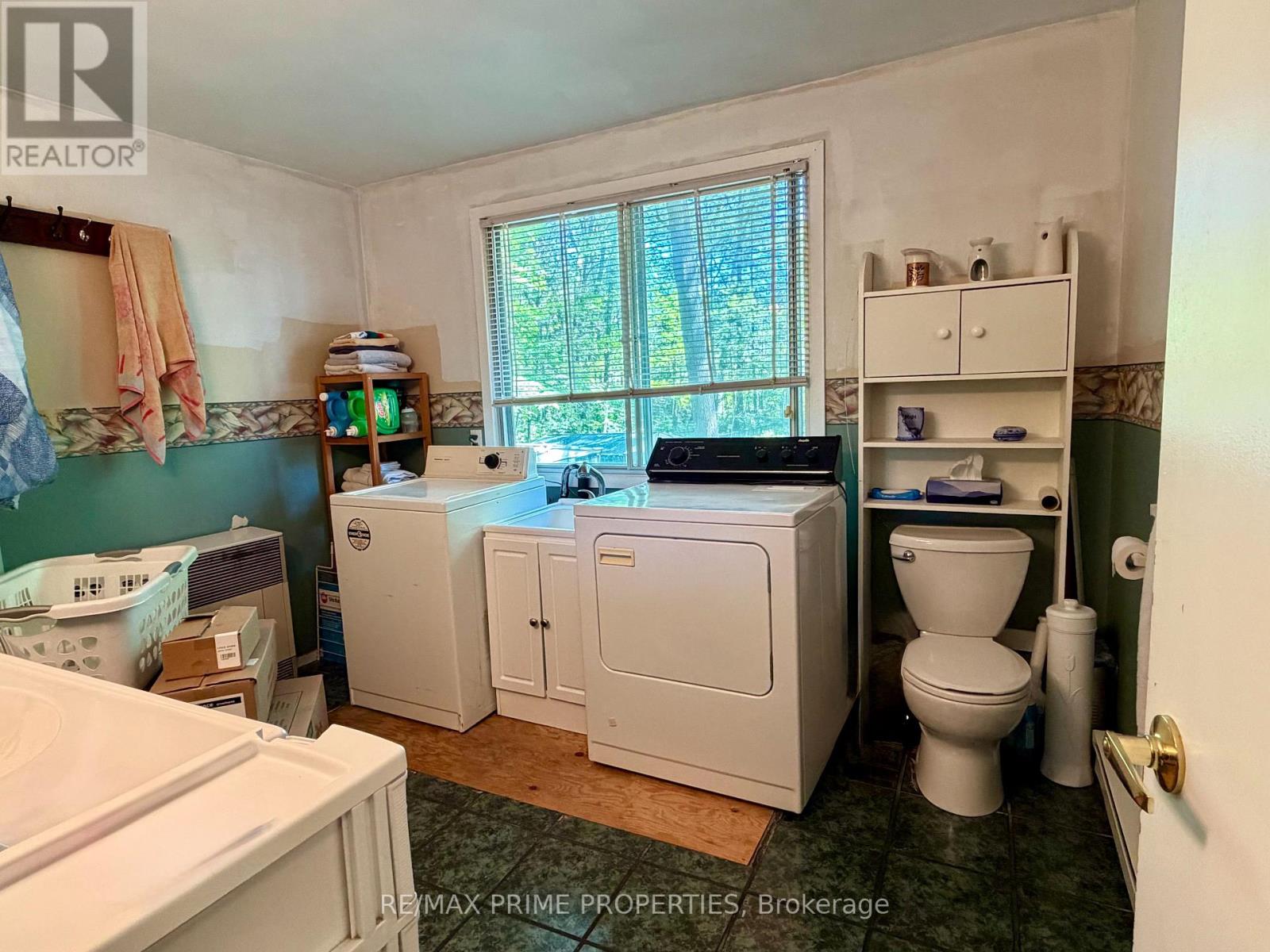 187 FREDERICK DRIVE - 9