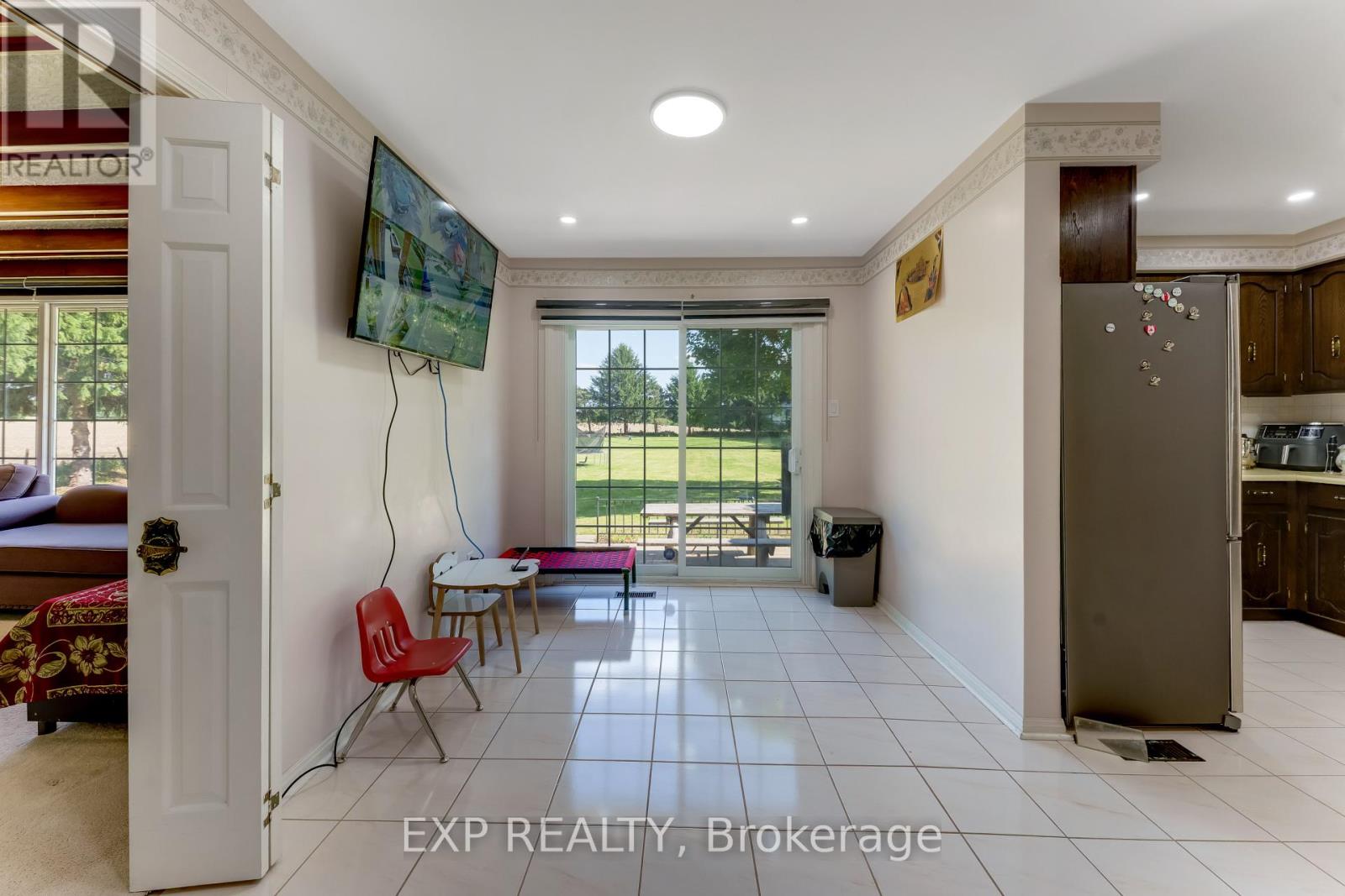 2047 HAMILTON ROAD - 12