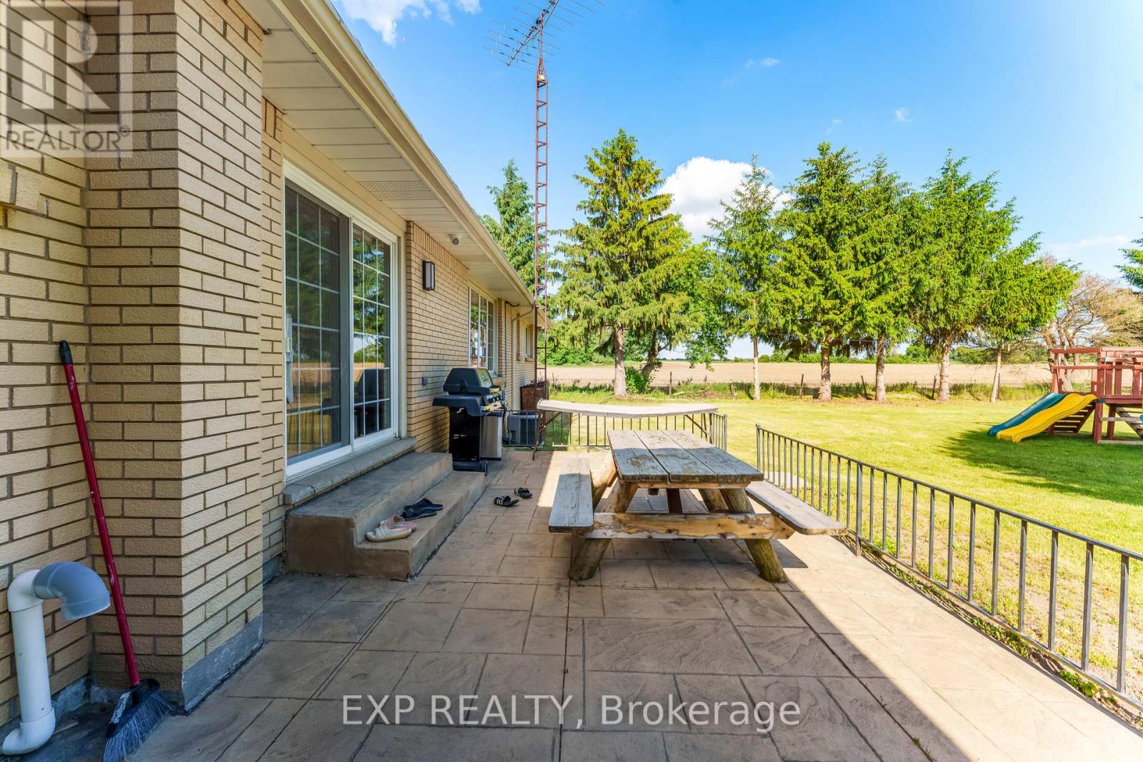 2047 HAMILTON ROAD - 42