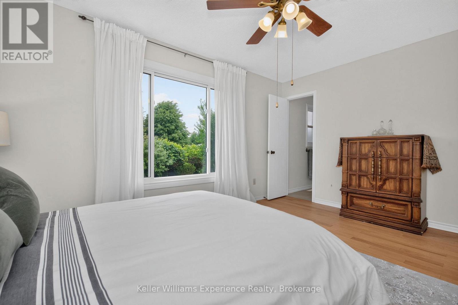 922 PLAYFAIR ROAD - 17