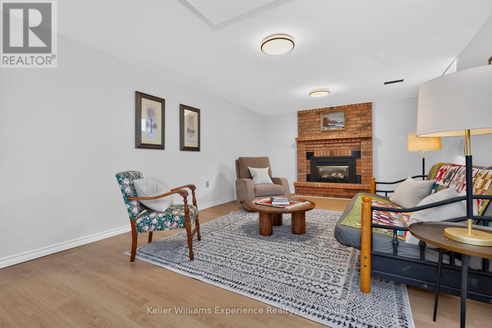 922 PLAYFAIR ROAD - 26