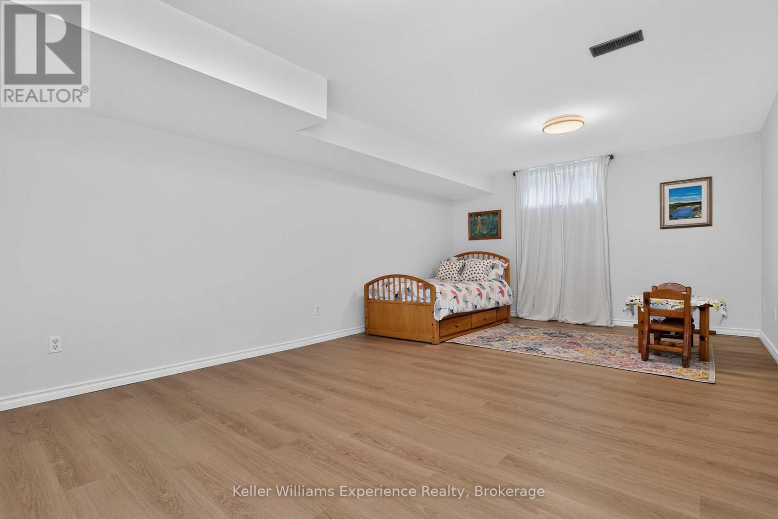 922 PLAYFAIR ROAD - 29