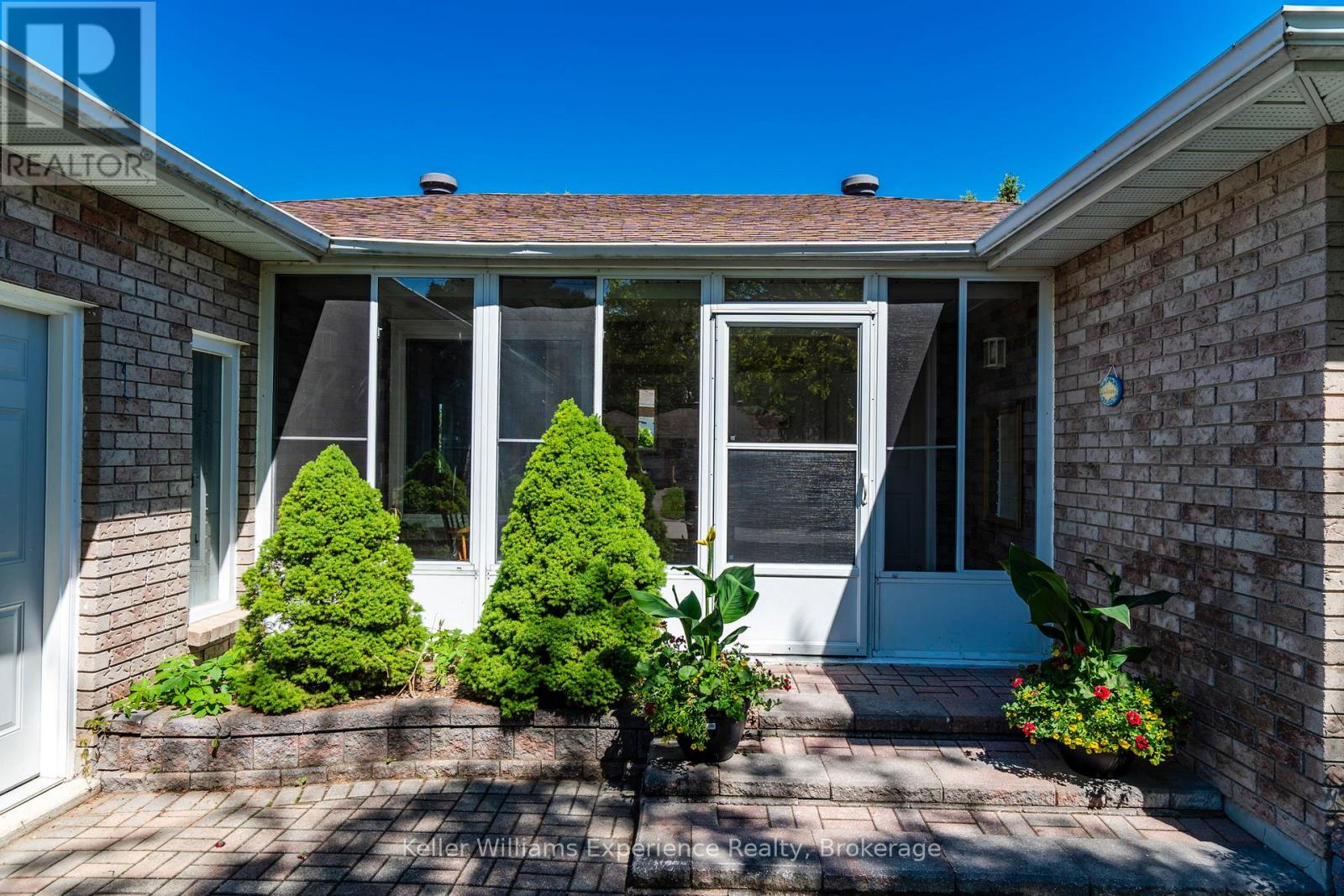 922 PLAYFAIR ROAD - 3