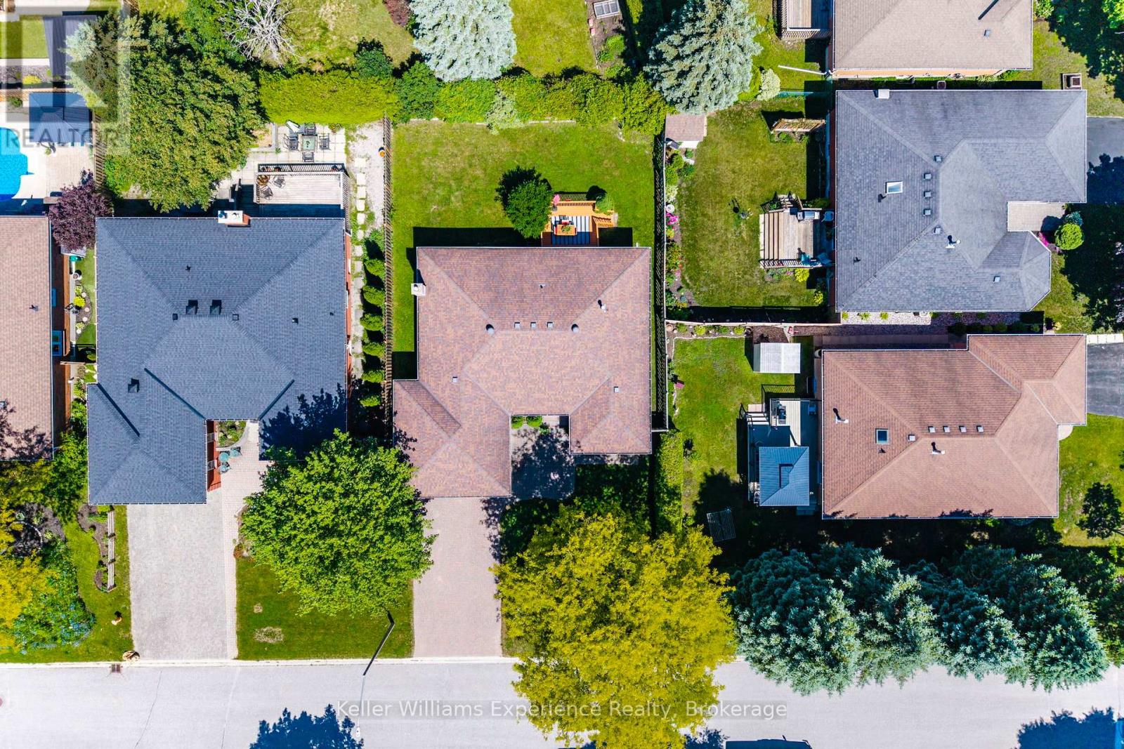 922 PLAYFAIR ROAD - 41