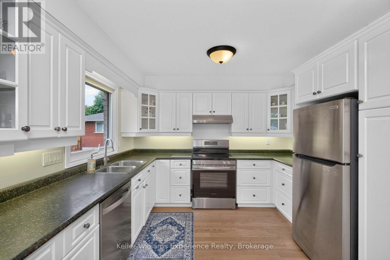 922 PLAYFAIR ROAD - 8