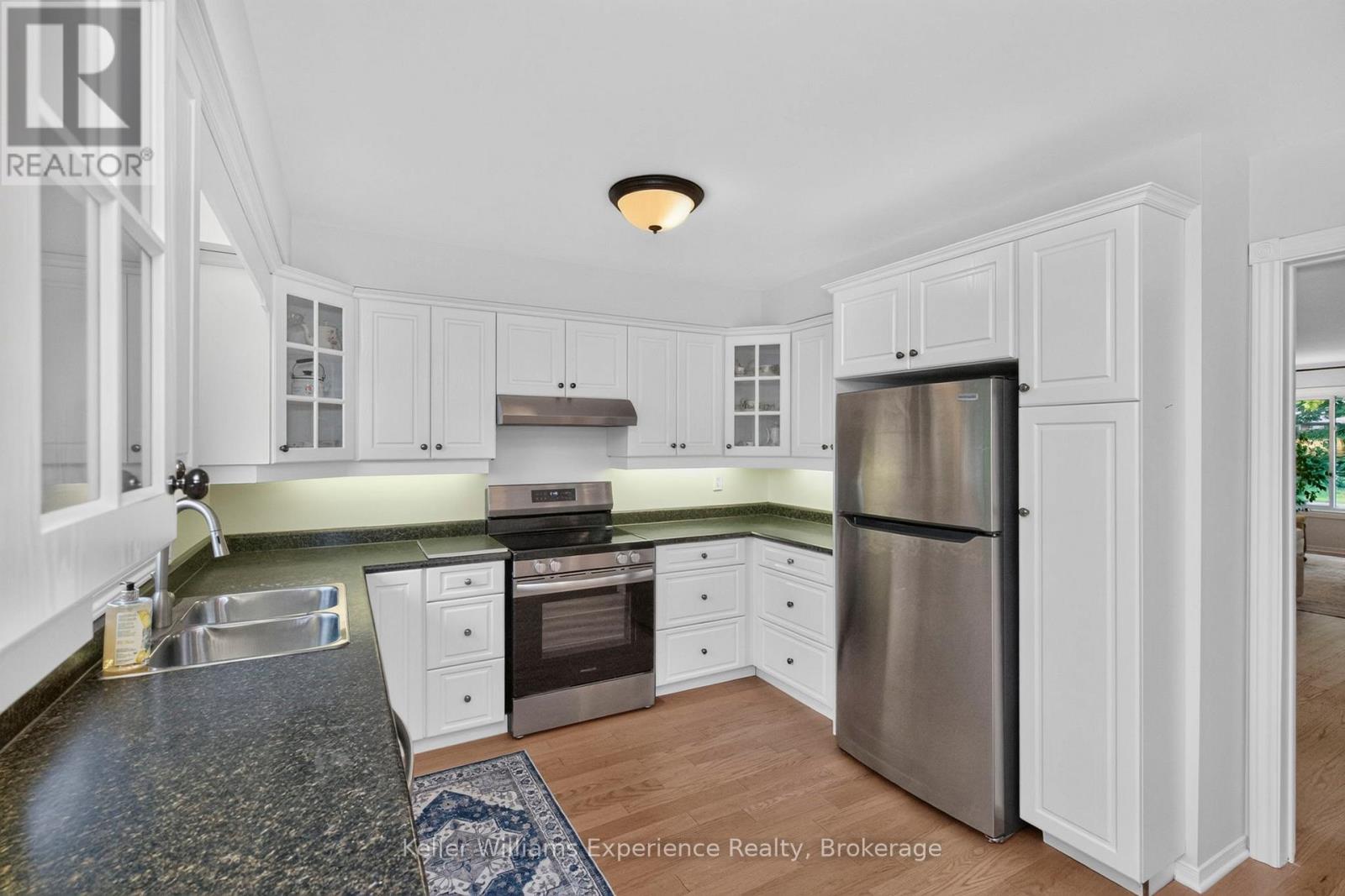 922 PLAYFAIR ROAD - 9