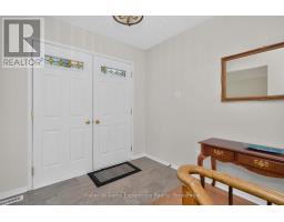 Bedroom 3 - 922 Playfair Road, Midland, ON L4R4X8 Photo 6
