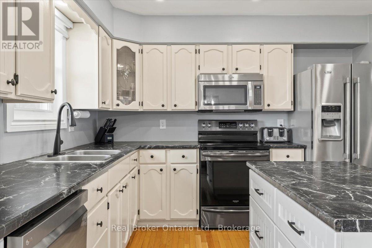 220 FORLER STREET - 6