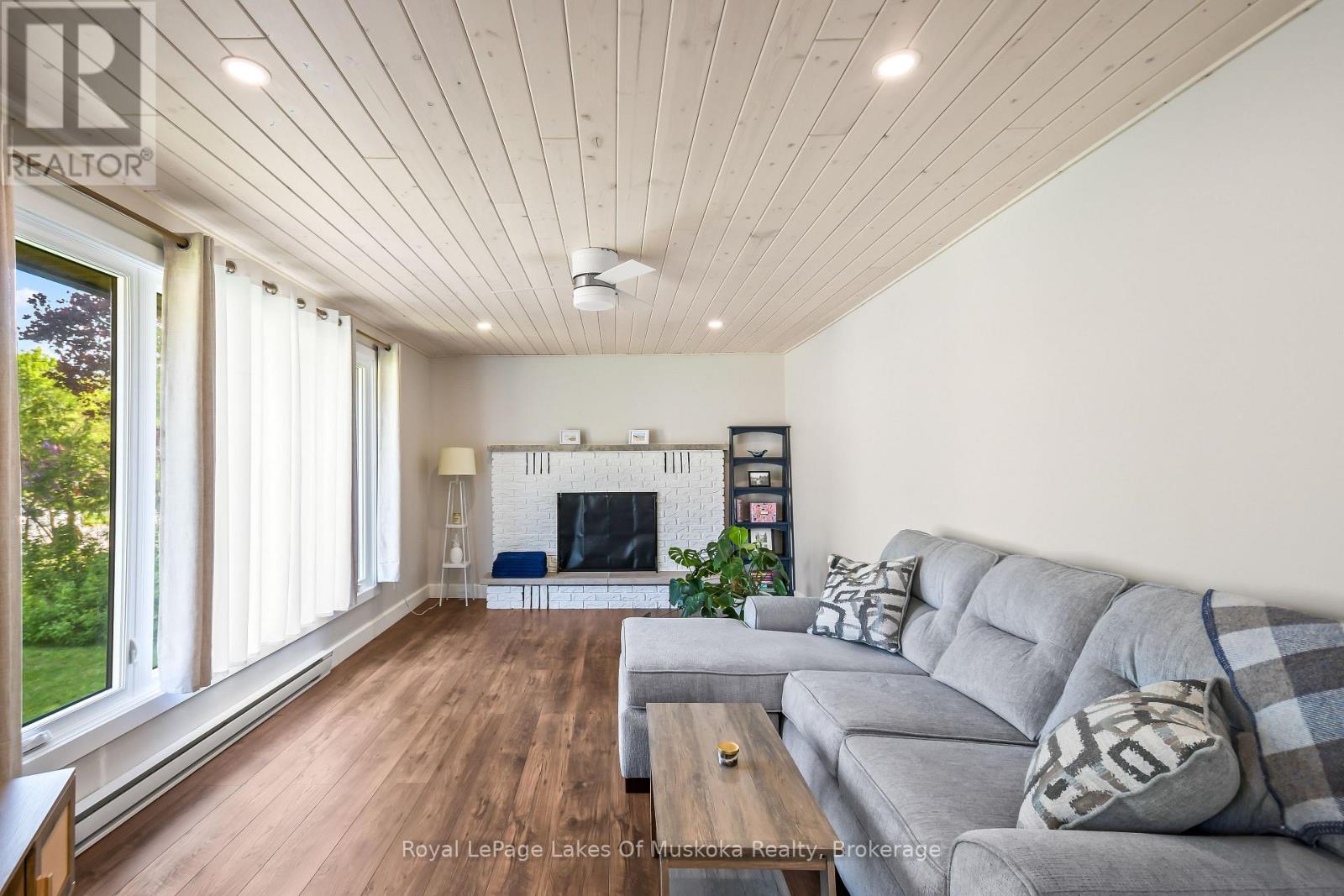 571 DAVID STREET E - 12
