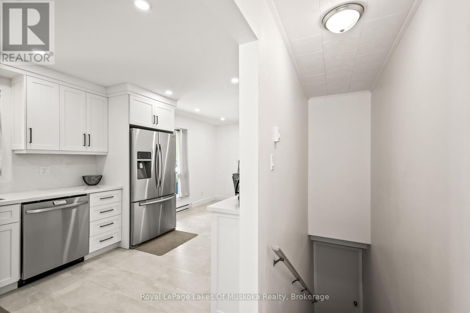 571 DAVID STREET E - 9