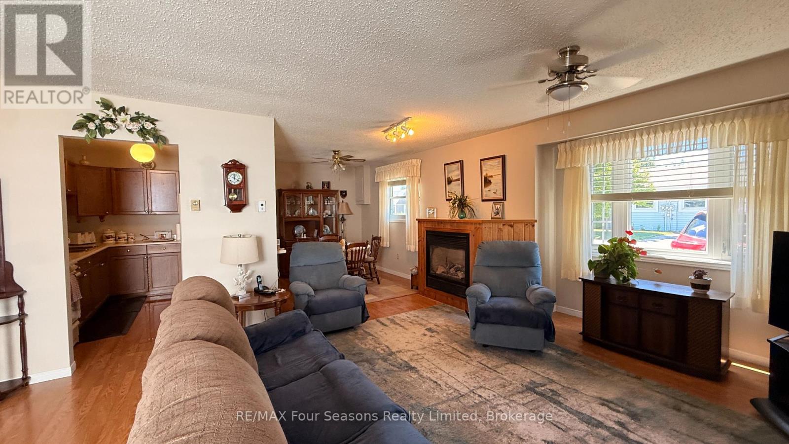 #52 303 WATERLOO STREET - 5