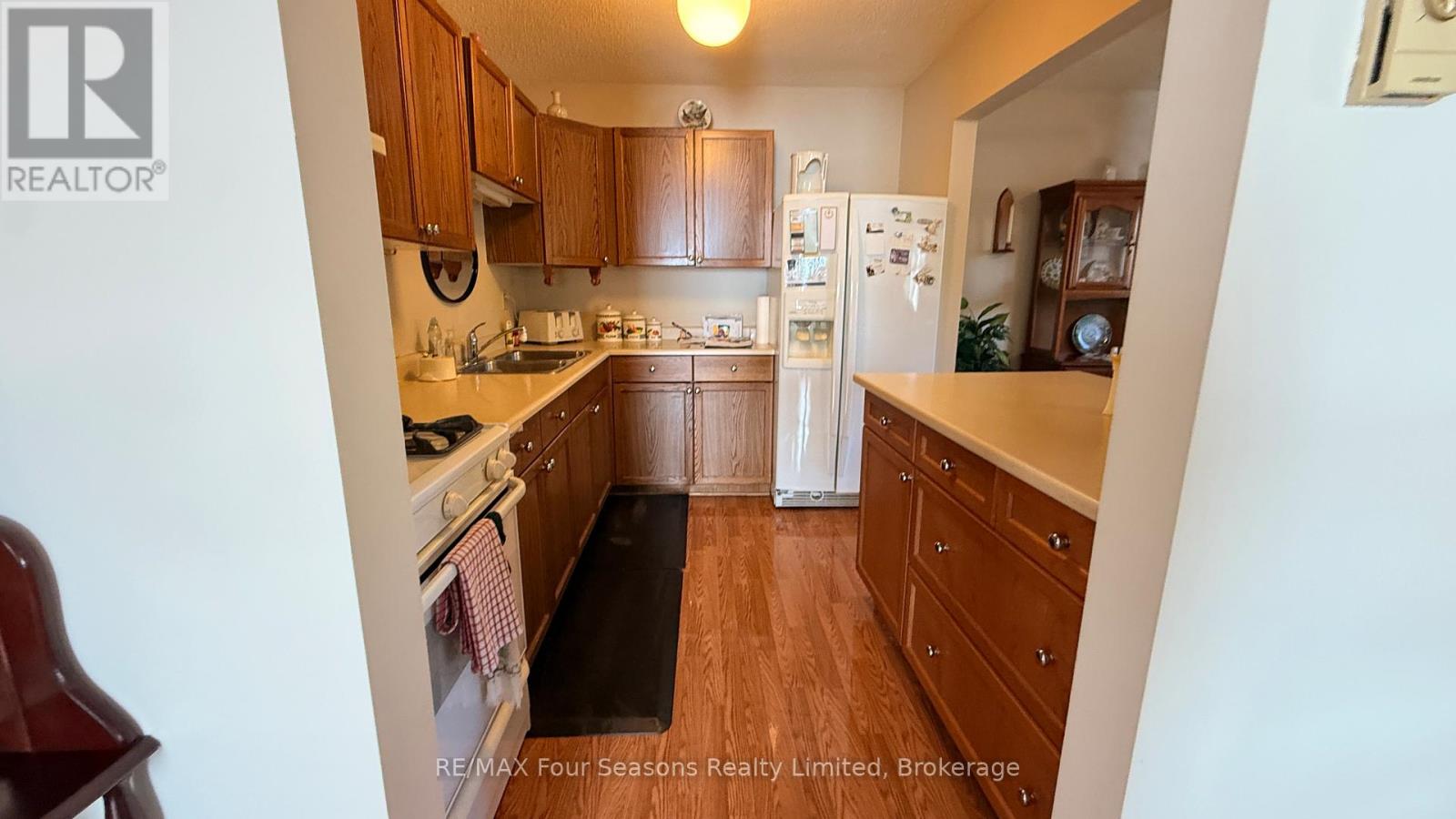 #52 303 WATERLOO STREET - 6