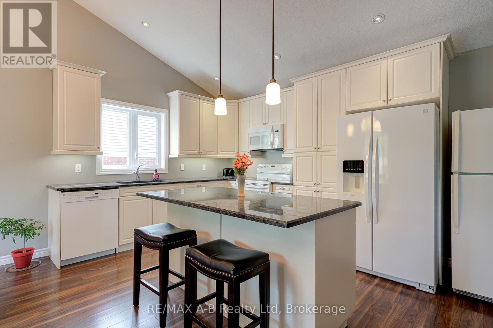 79 SYLVIA STREET - 12