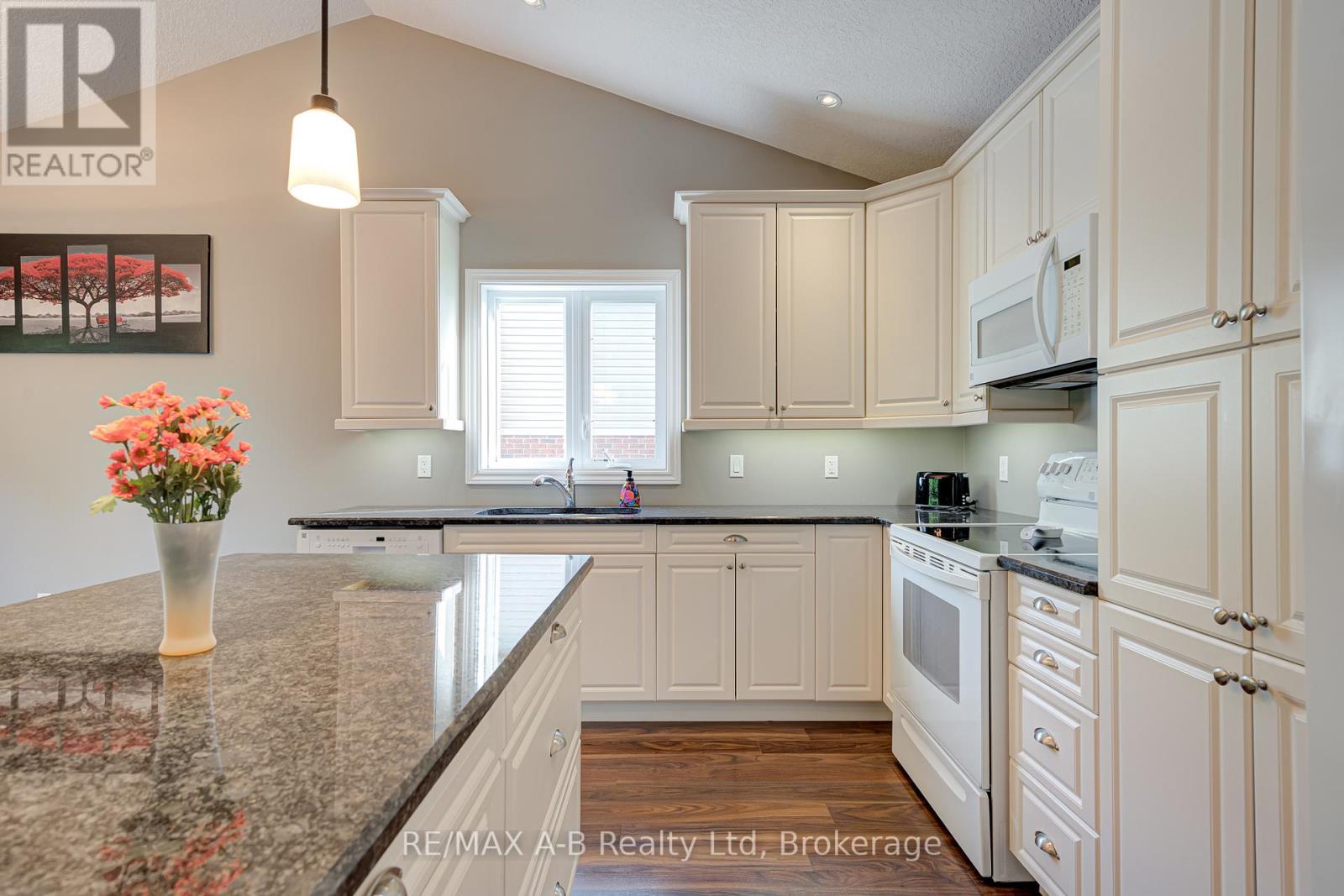 79 SYLVIA STREET - 13