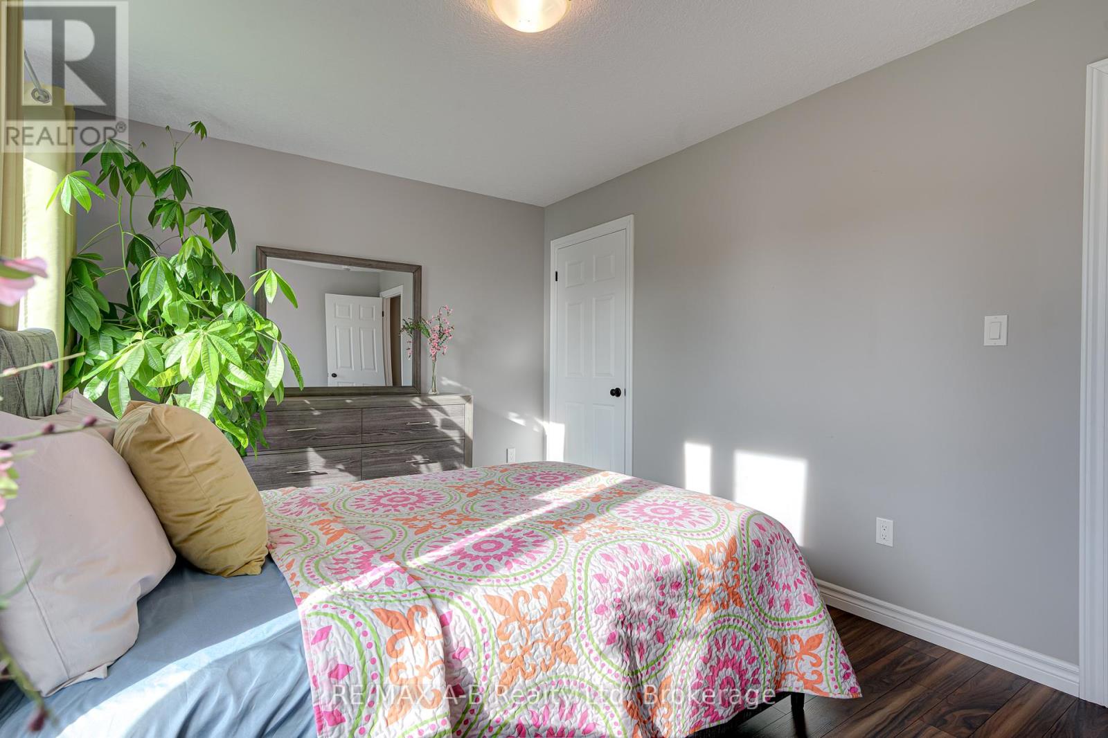 79 SYLVIA STREET - 17