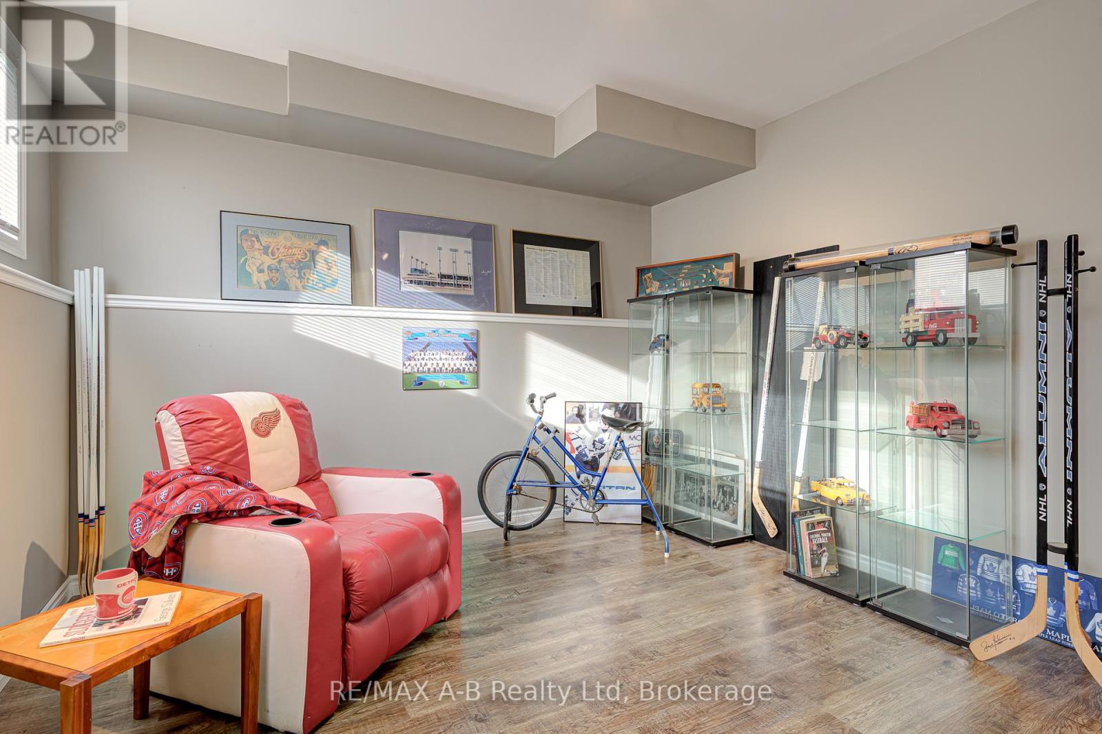 79 SYLVIA STREET - 34