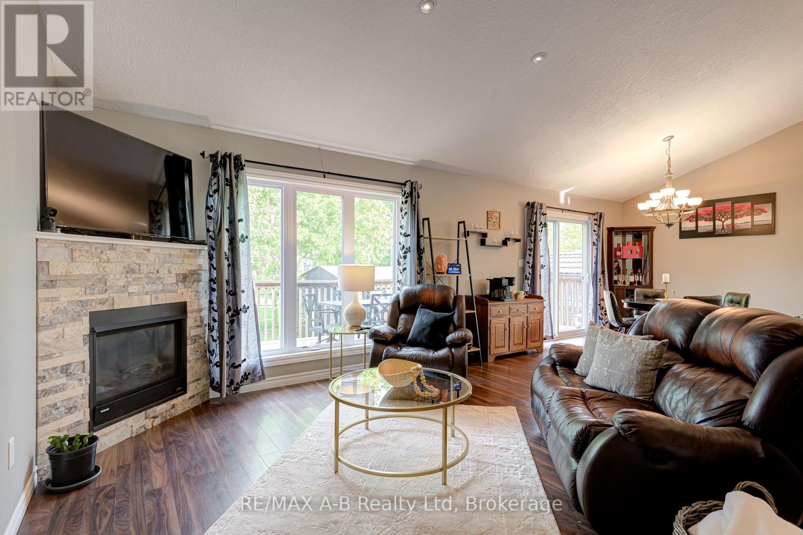 79 SYLVIA STREET - 9