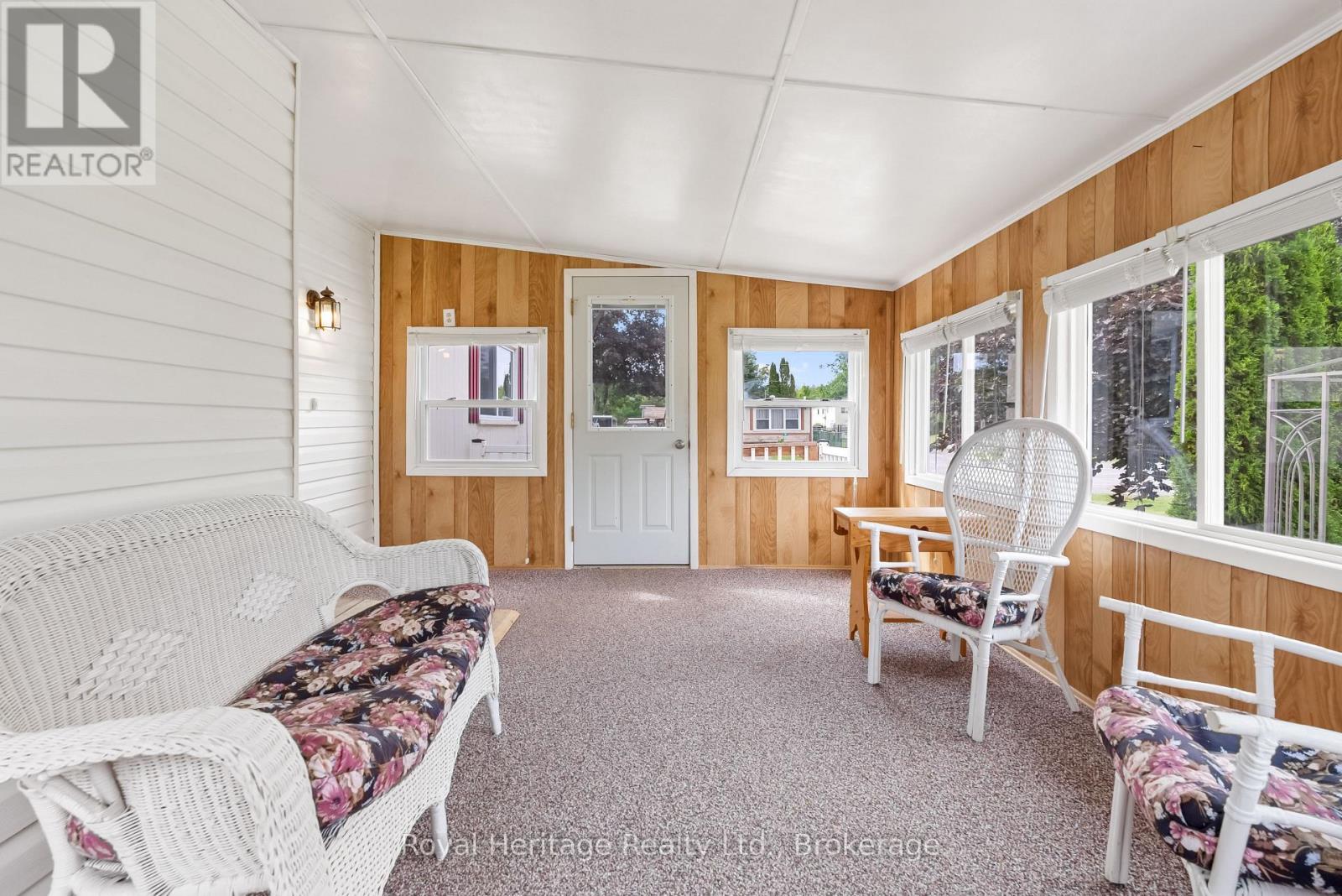 19 PARK CRESCENT - 17