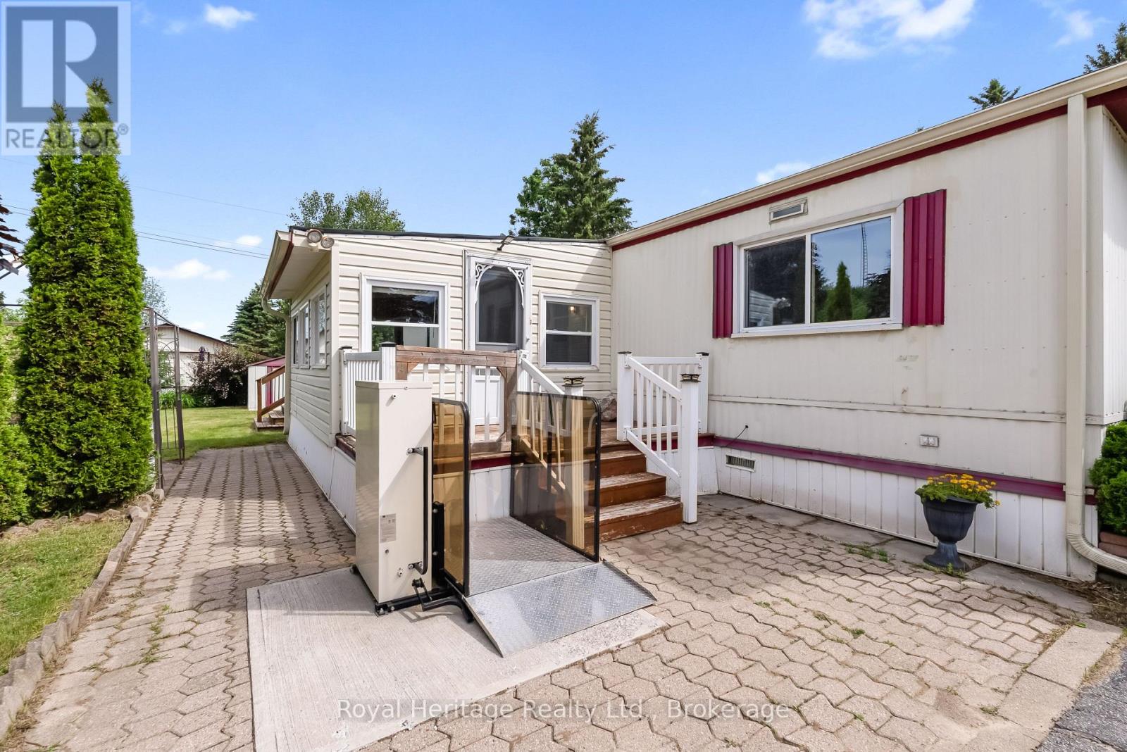 19 PARK CRESCENT - 20