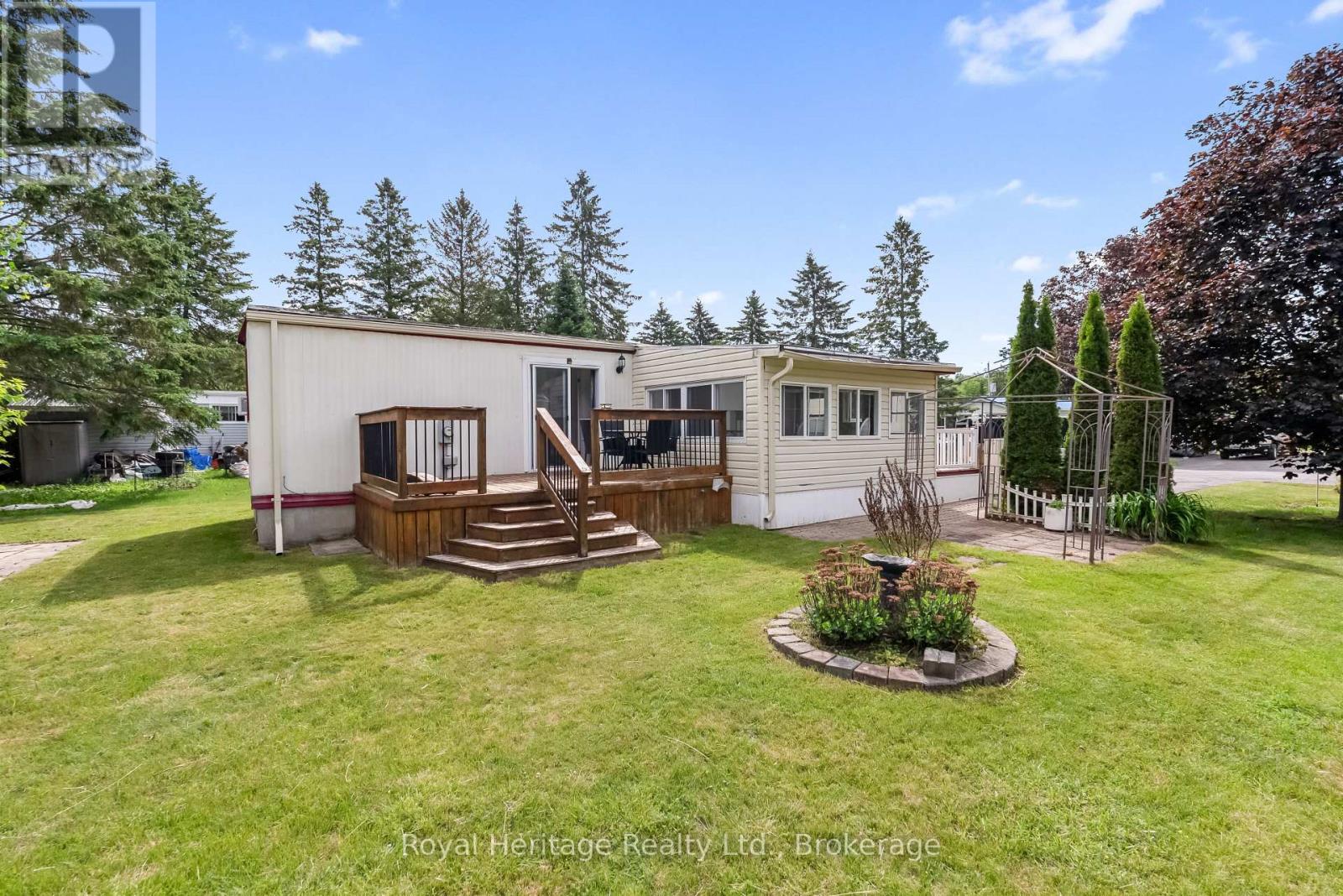 19 PARK CRESCENT - 23