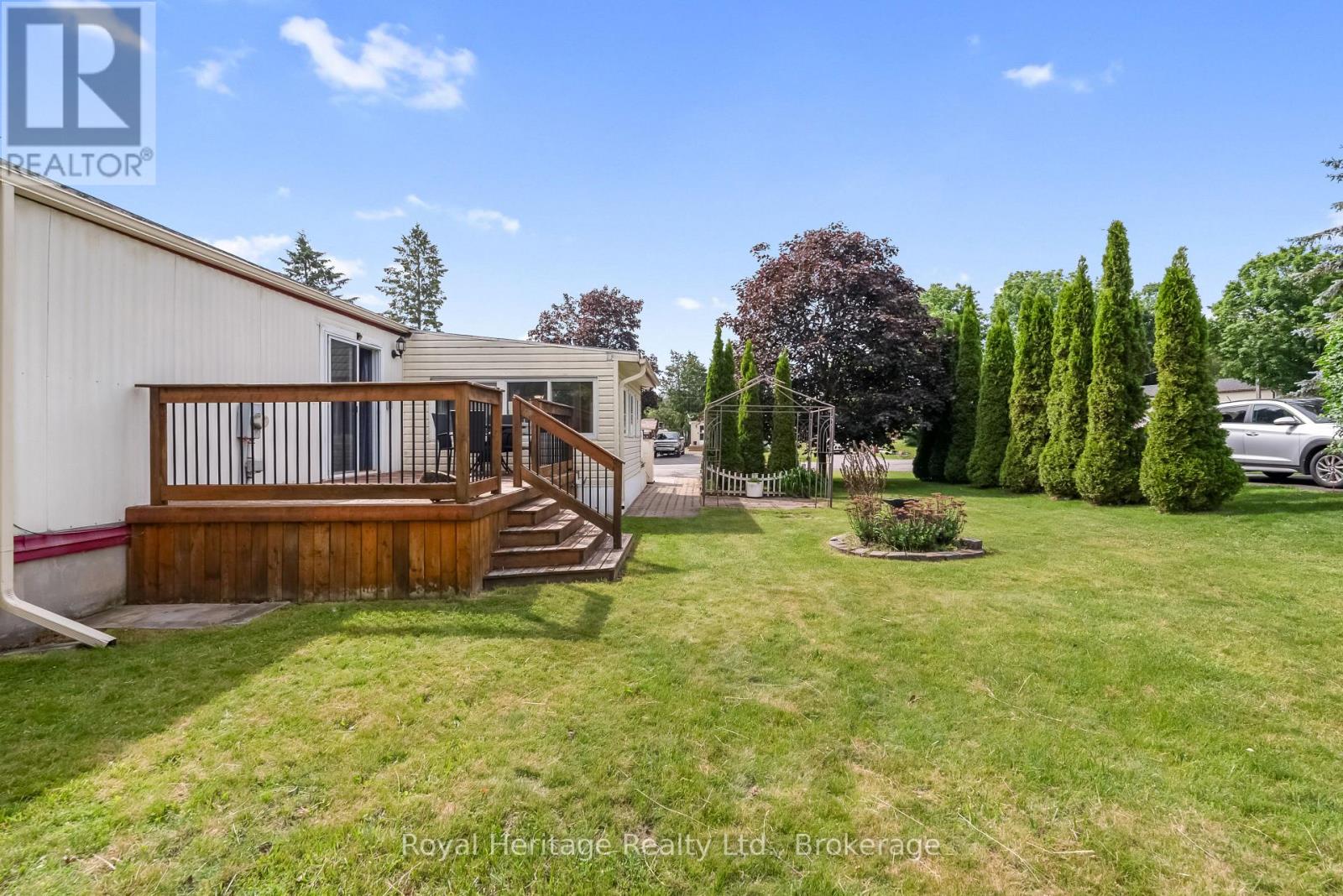 19 PARK CRESCENT - 26