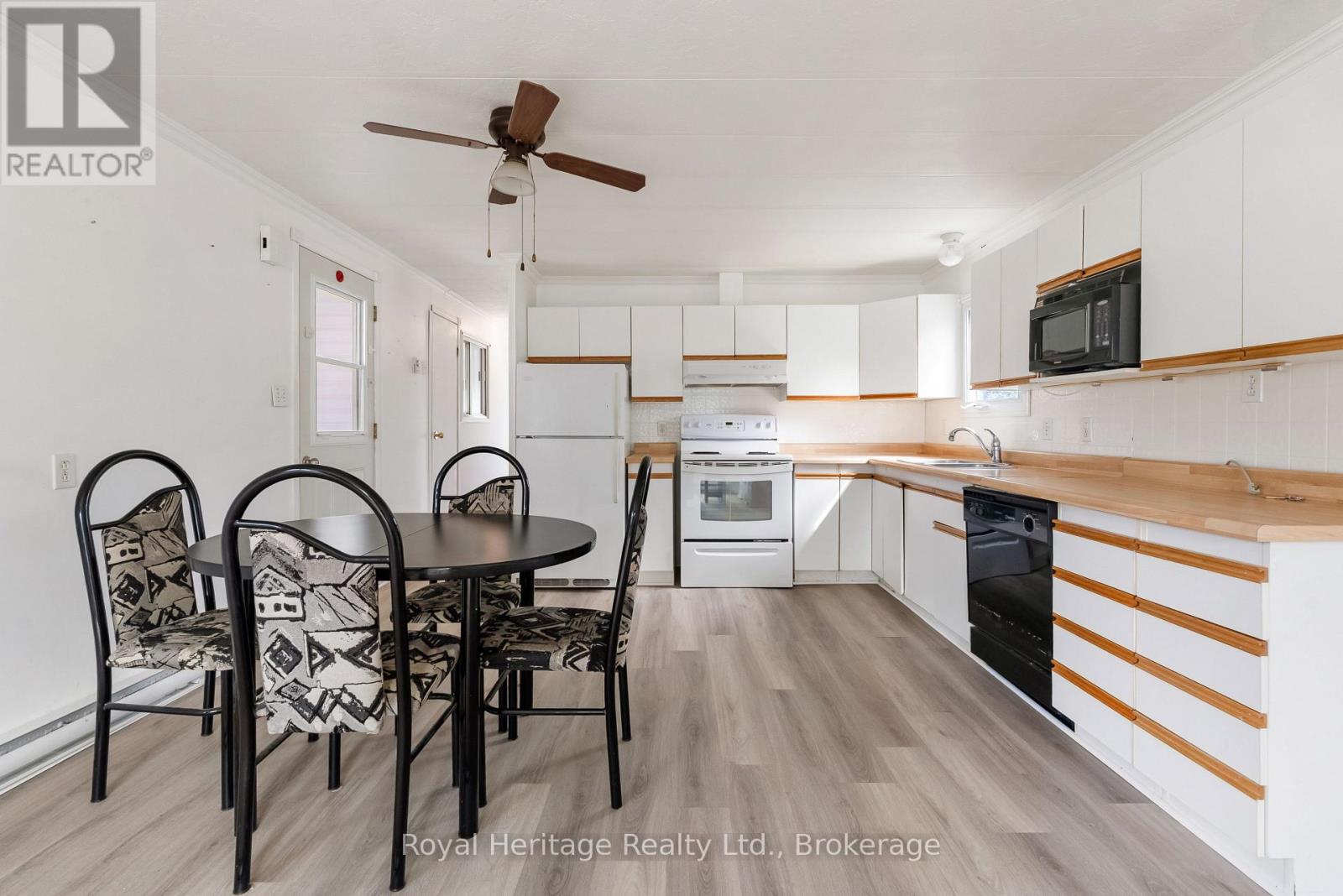 19 PARK CRESCENT - 8