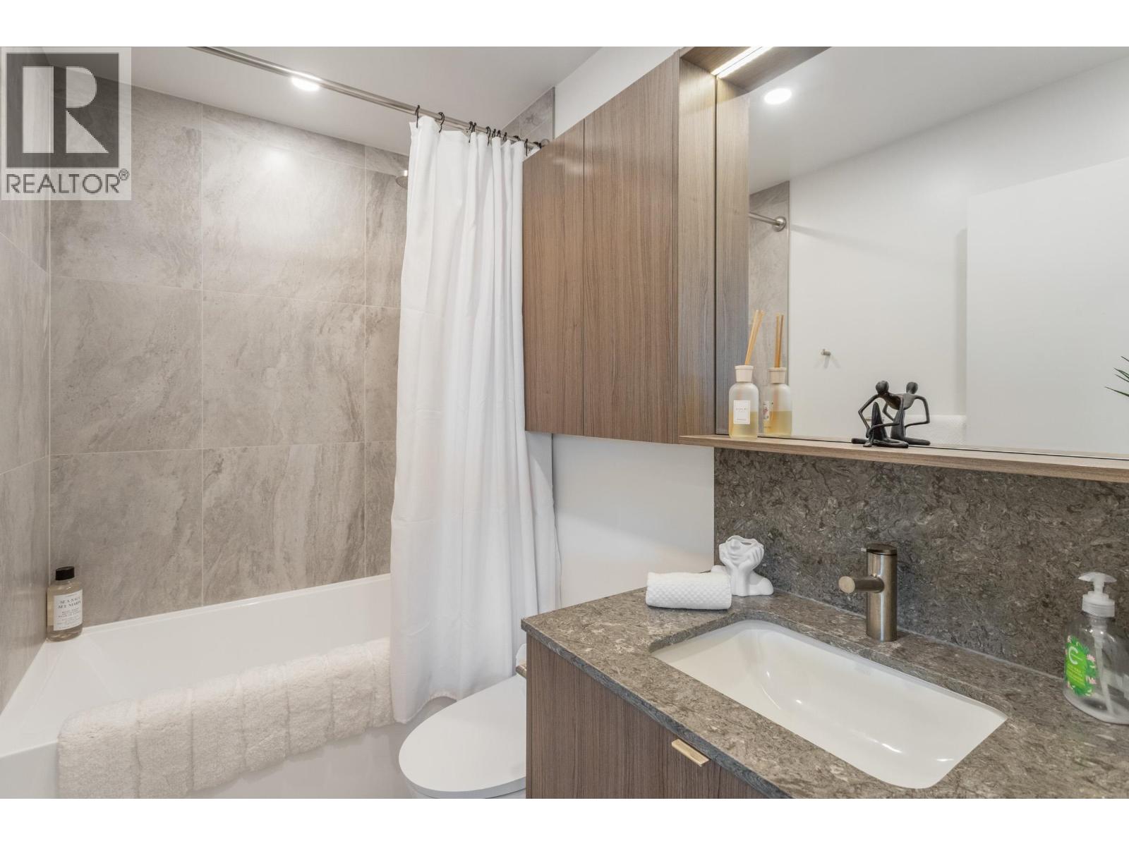 2 Bed, 2 Bath House for Sale in Coquitlam – 2605 626 CLAREMONT STREET, Coquitlam – MLS# R3139348 - Image 24
