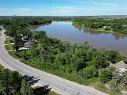 3358 Henderson Highway, East St Paul, MB R2E1A8 Photo 6