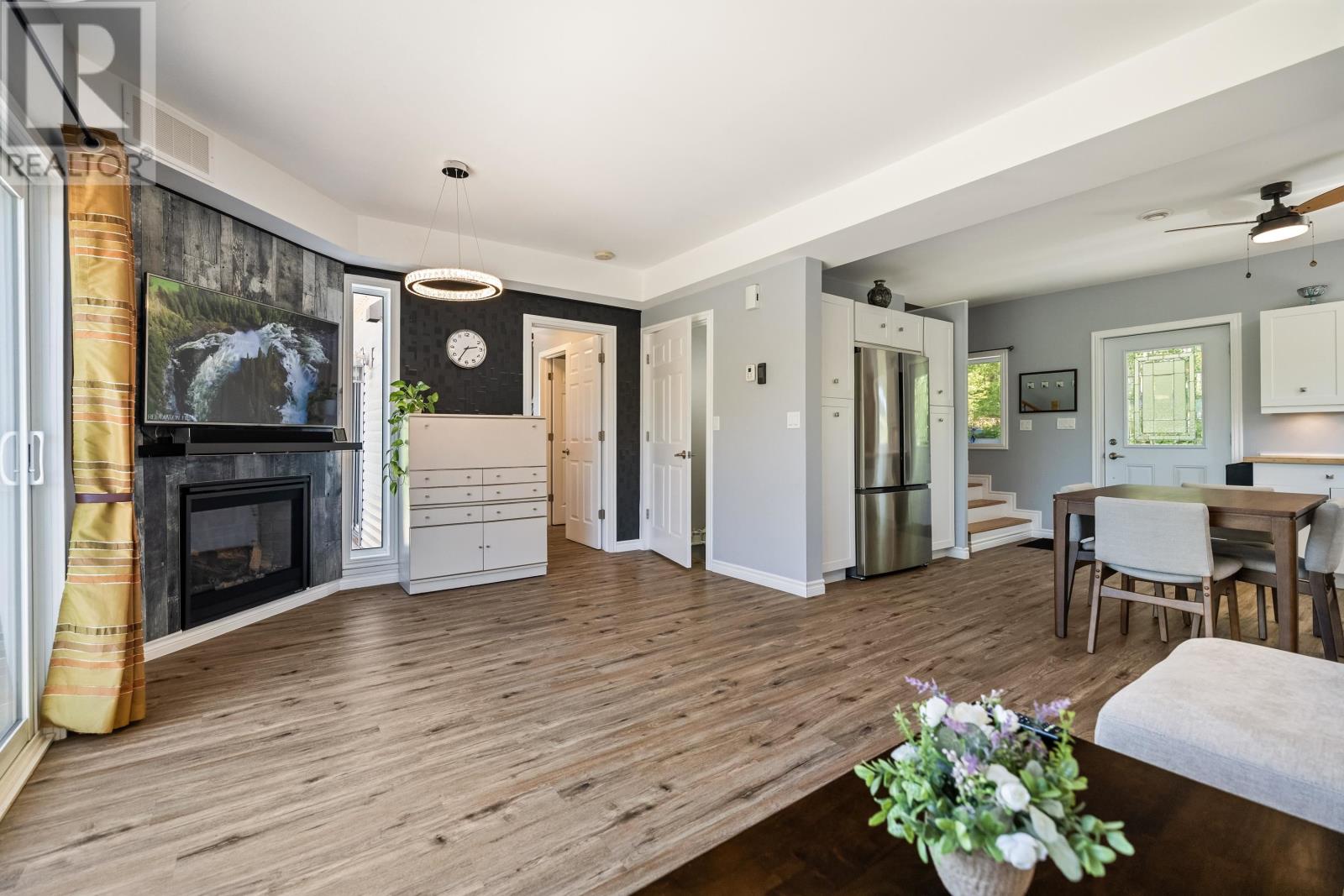 499 South Melville Road - 14