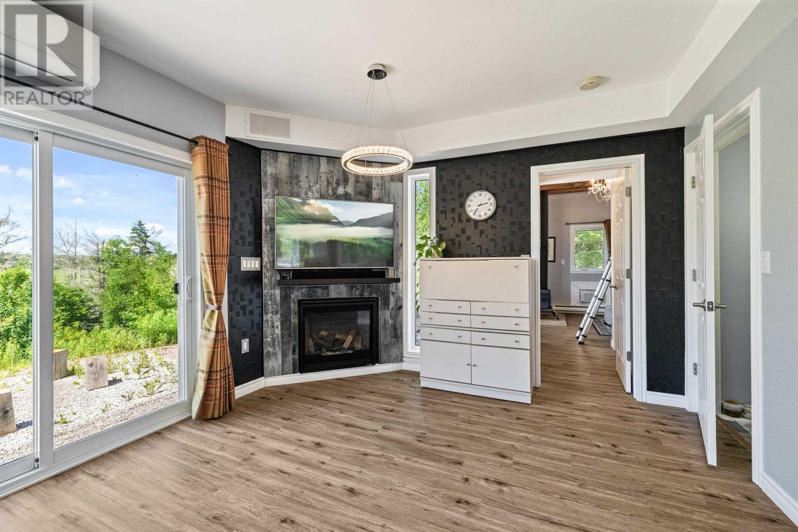 499 South Melville Road - 15