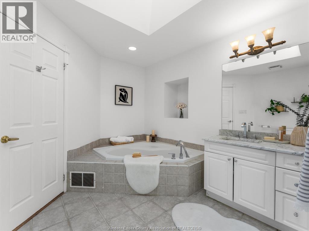 4235 PROVIDENCE CRESCENT - 25