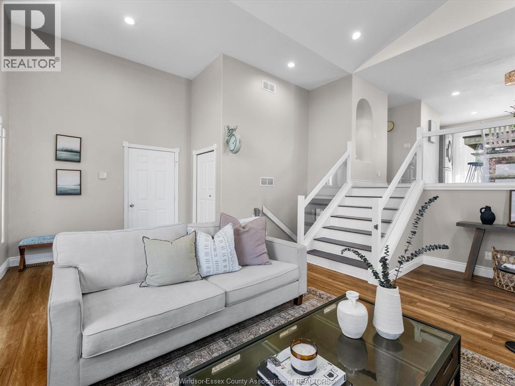 4235 PROVIDENCE CRESCENT - 6