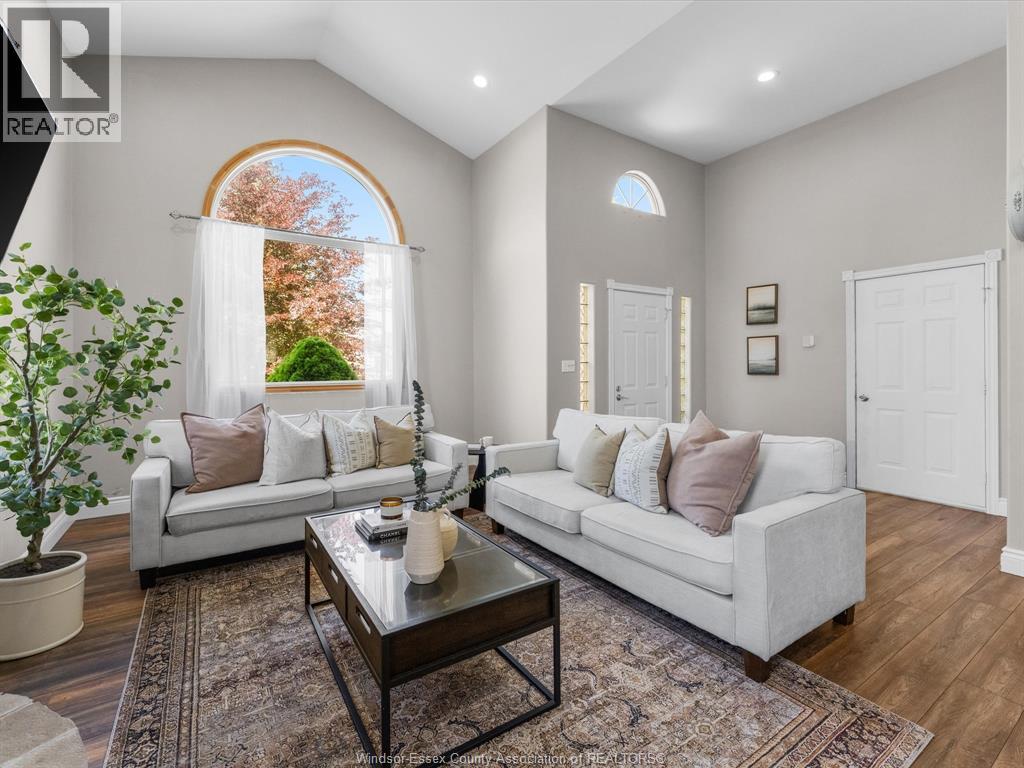 4235 PROVIDENCE CRESCENT - 7