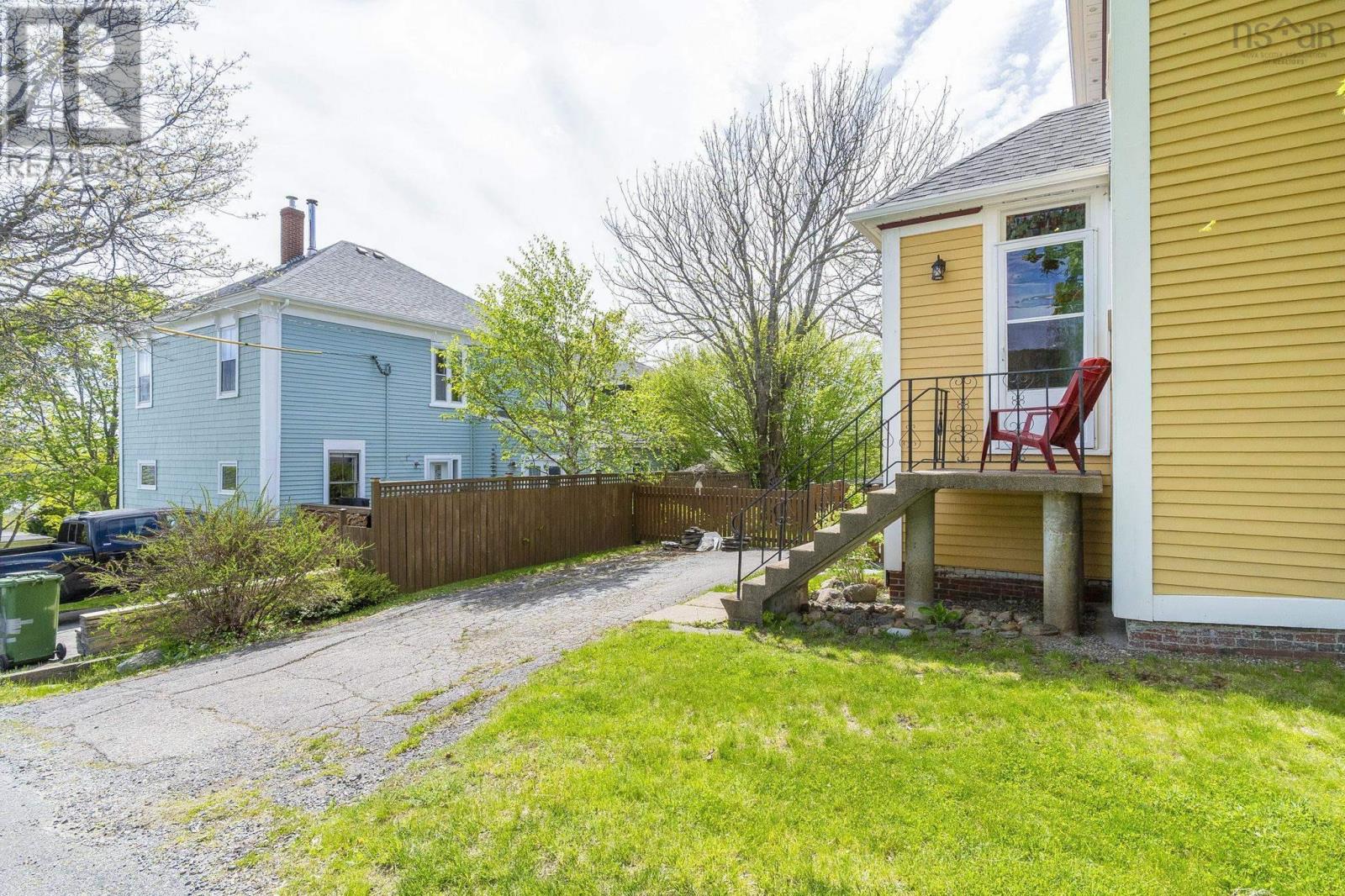 206 Fox Street - 37