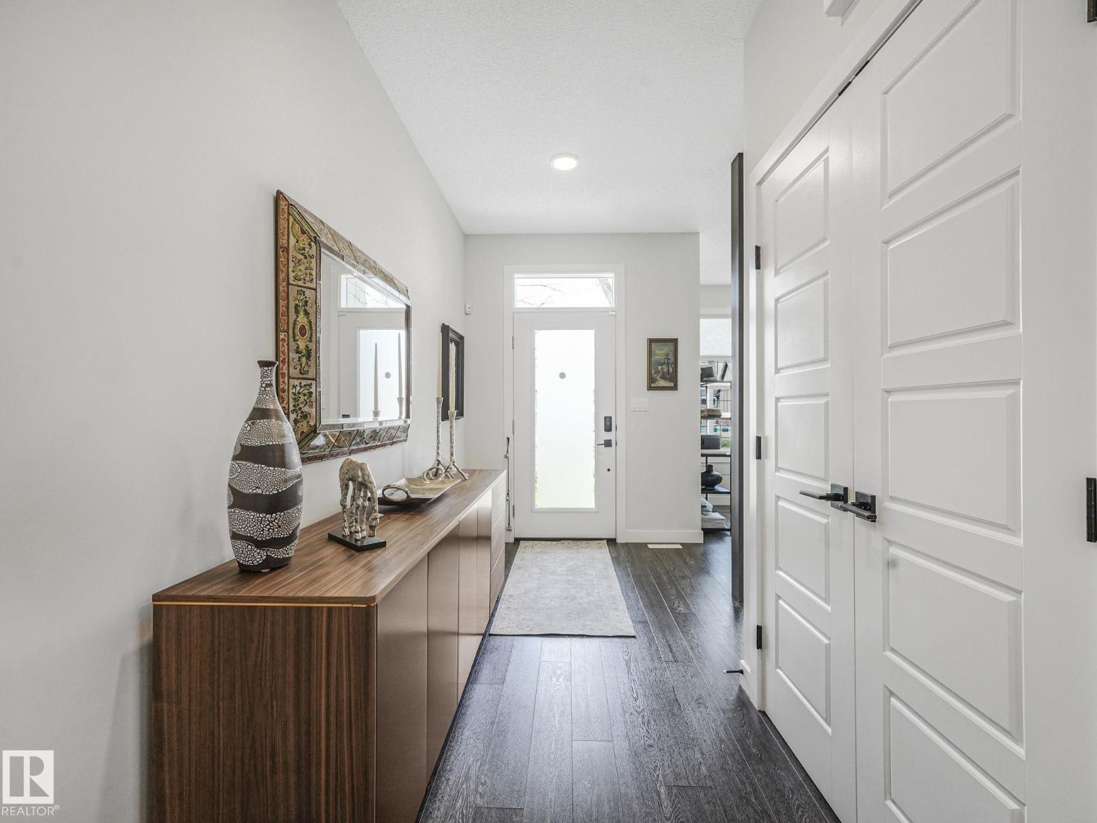 10221 135 ST NW - 2