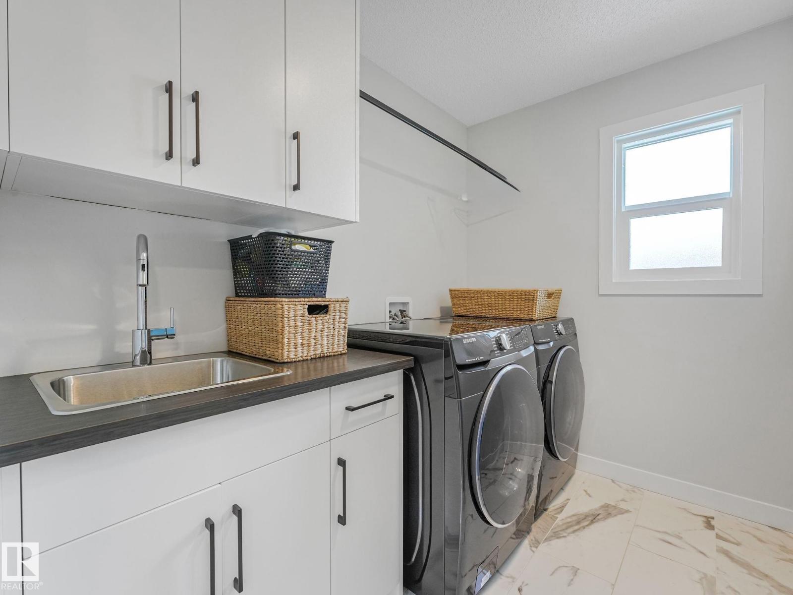 10221 135 ST NW - 21