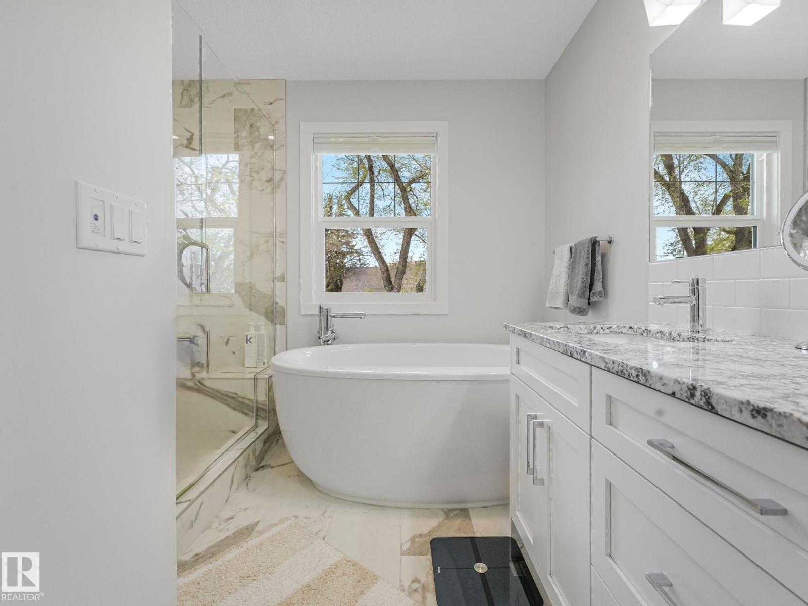 10221 135 ST NW - 25