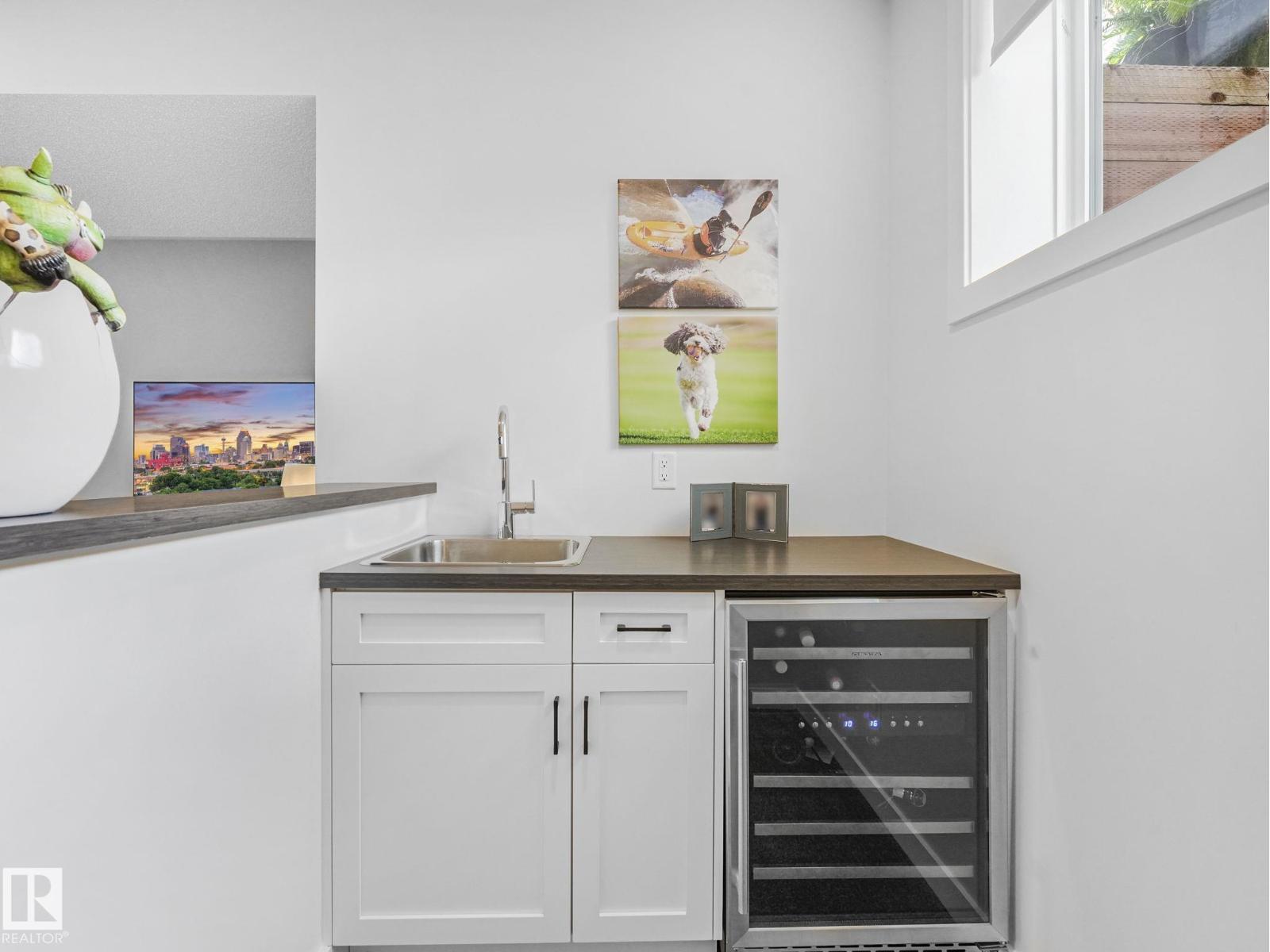 10221 135 ST NW - 40