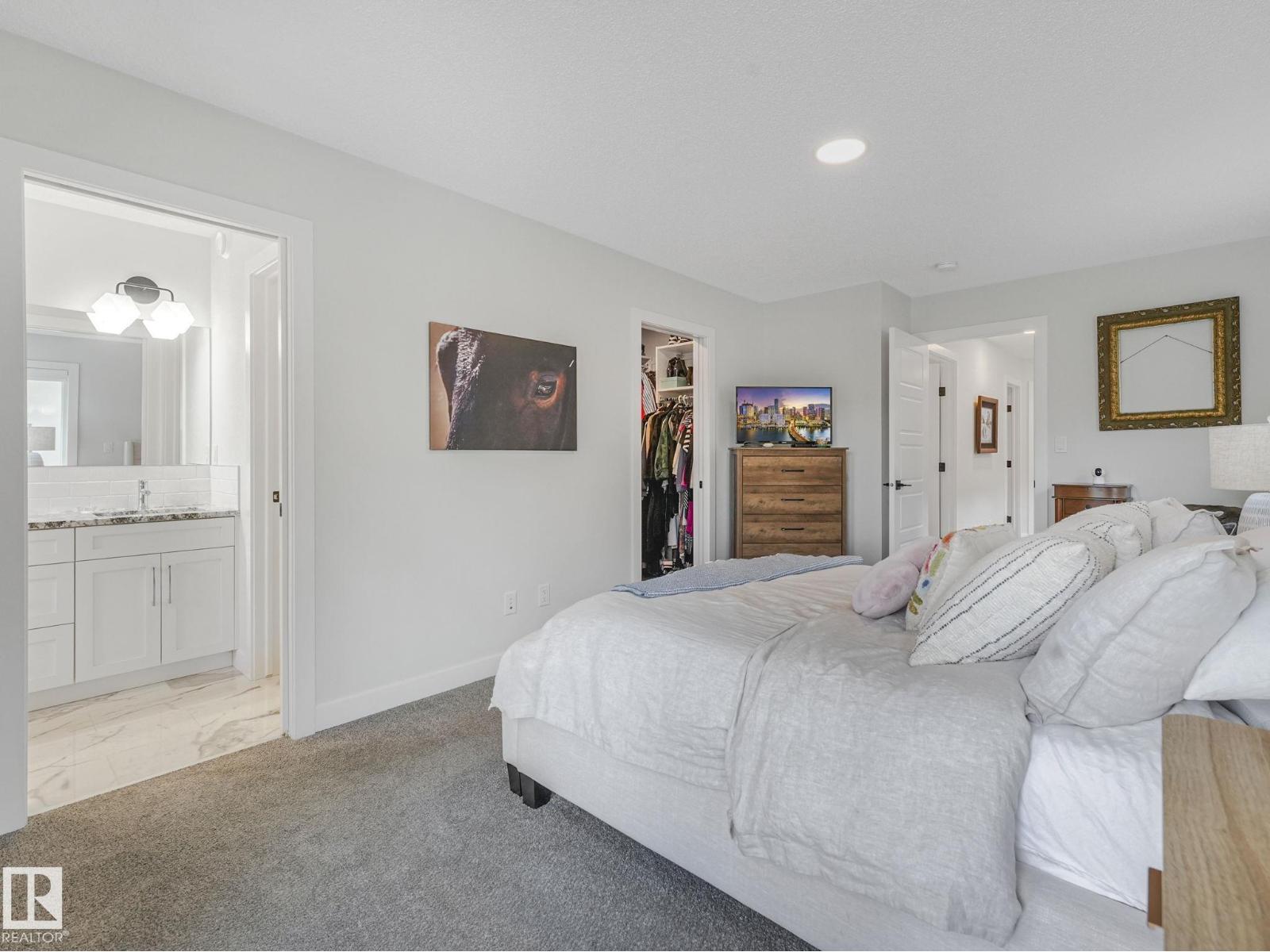 10221 135 ST NW - 24