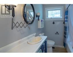 119 Harriet Street, Shelburne, NS B0T1W0 Photo 13
