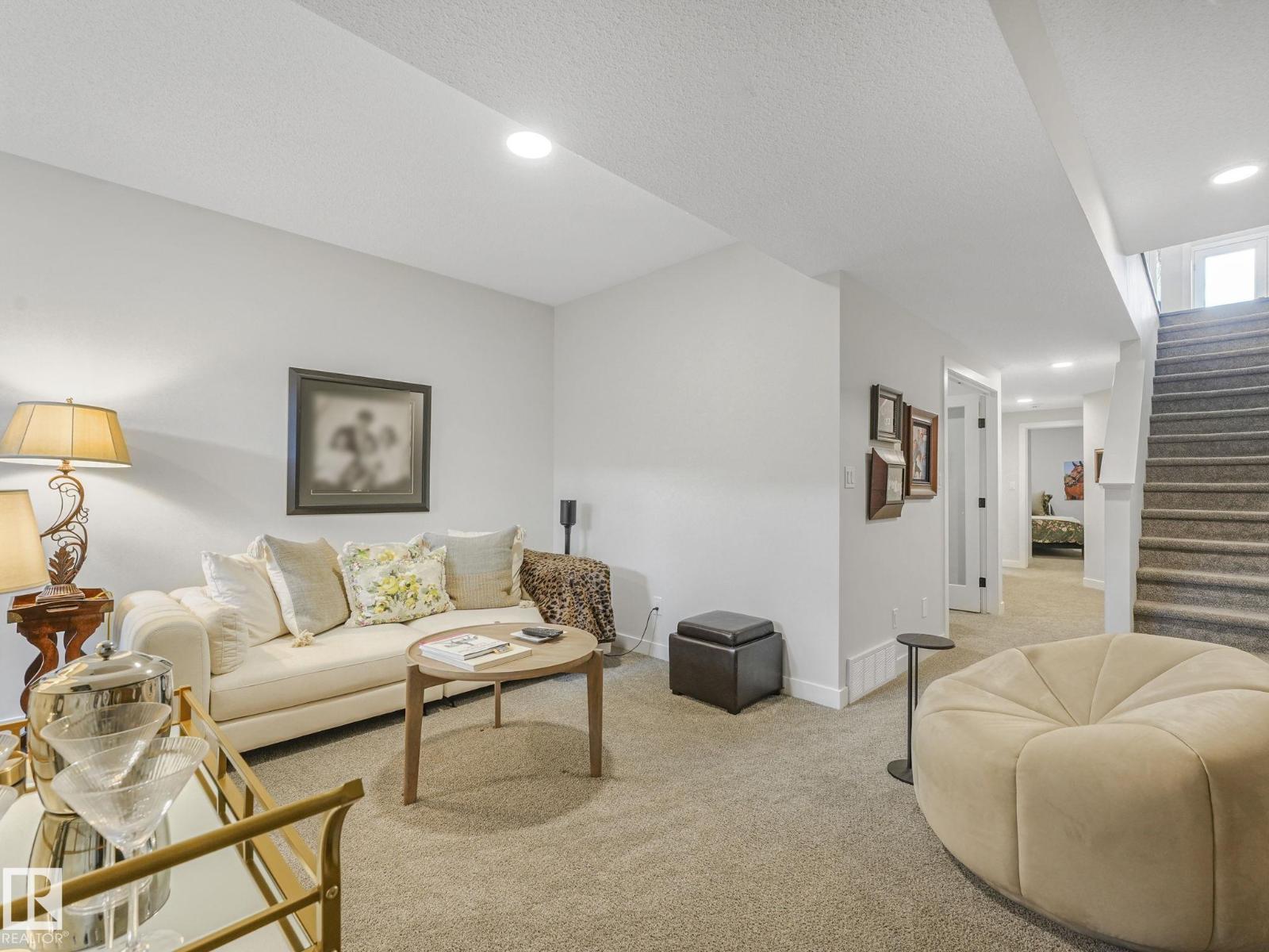10221 135 ST NW - 36
