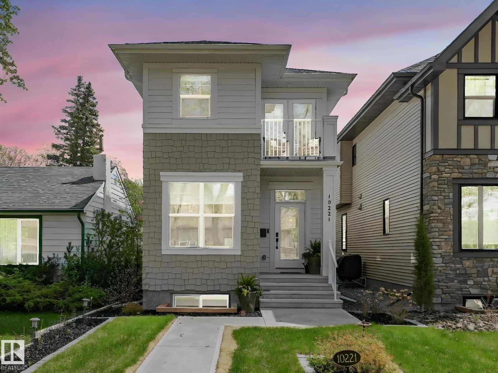 10221 135 ST NW - 48